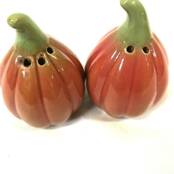 Pumpkin Salt and Pepper Shakers Fall Decor - Picture 4 of 5